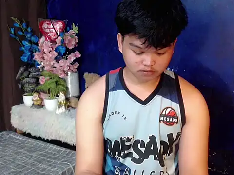 Reynelcock online show from March 8, 6:34 pm