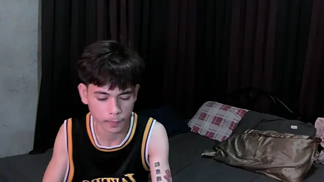 hotfreshdior online show from April 18, 5:36 pm