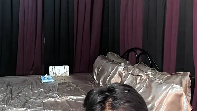 hotfreshdior online show from August 4, 9:15 am