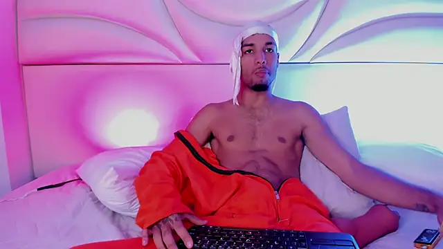 Thiagoferreti online show from December 5, 8:27 pm