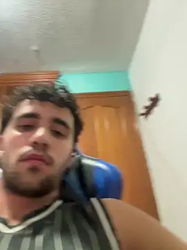 aavrdvh33 online show from February 3, 12:08 am