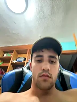 aavrdvh33 online show from October 30, 7:37 pm