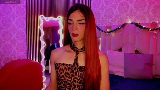 LIHIAN TAY online show from November 26, 3:31 am