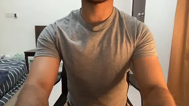 Snapshot of Hotmaskedboi chatting on October 25, 5:47 pm Hotmaskedboi online show from October 25, 5:47 pm