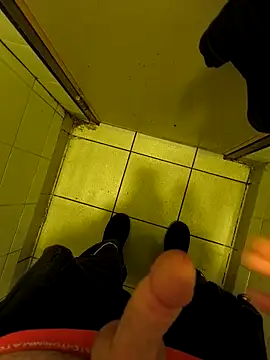 fergi1999 online show from April 16, 11:51 pm