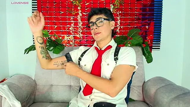 CamiiGuzmanX online show from February 17, 8:41 pm