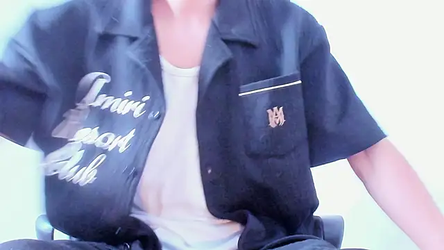 axel davis  online show from February 13, 5:46 am