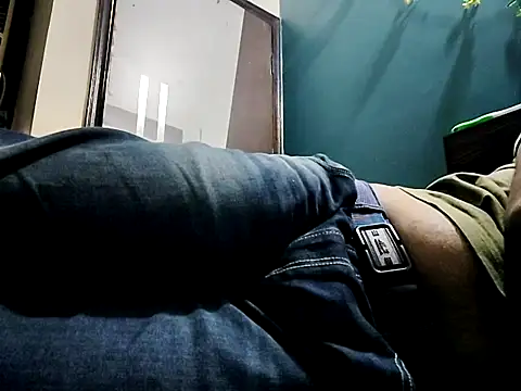 rocky4u7 online show from December 1, 3:09 am