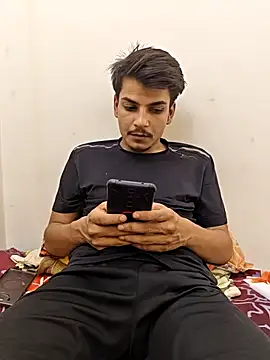 KaranSingh0m online show from June 10, 6:41 pm