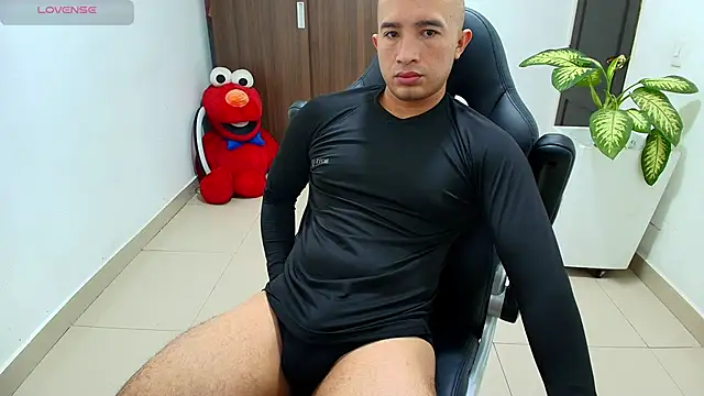 sebastian oconnor77 online show from October 8, 12:53 pm