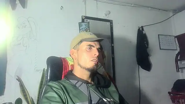 yourskinnybooy online show from November 11, 10:48 pm