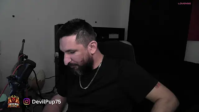 DevilPup75  online show from June 6, 7:03 am
