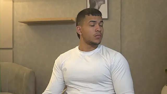 Thiago Valente online show from February 24, 1:45 pm