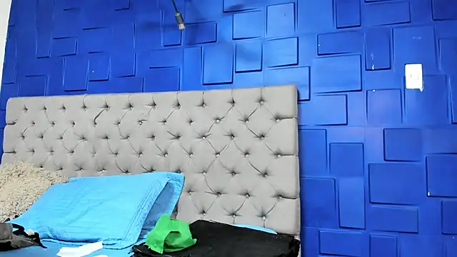 andres-clark92 online show from February 10, 5:17 pm