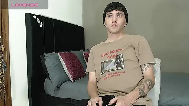 Matteo12  online show from March 2, 9:00 pm