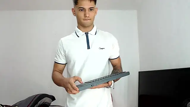 Alex mojica online show from December 14, 6:09 am