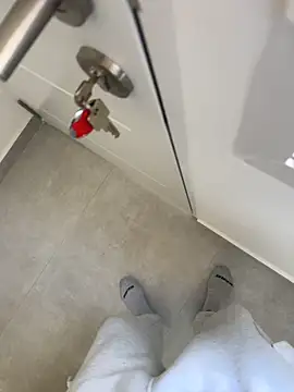 Manu97k online show from March 7, 9:40 am