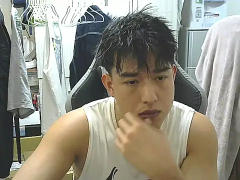 Snapshot of hunterXhan chatting on September 22, 1:10 pm hunterXhan online show from September 22, 1:10 pm