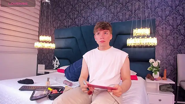 TaylerWhite online show from February 3, 12:10 pm