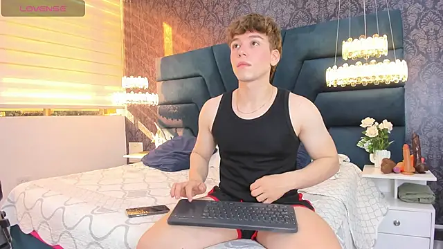 TaylerWhite online show from February 13, 12:21 pm