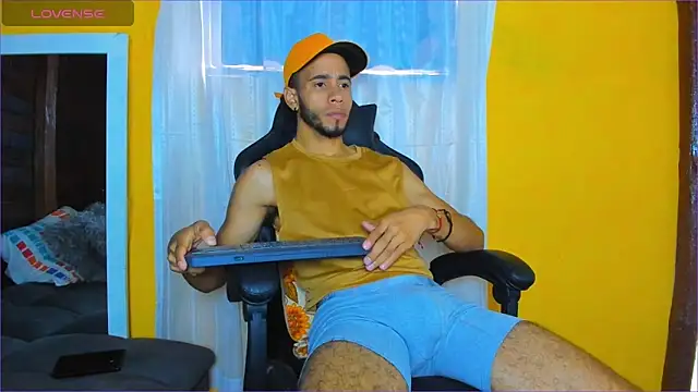 Alex bigcock11  online show from November 26, 3:04 pm