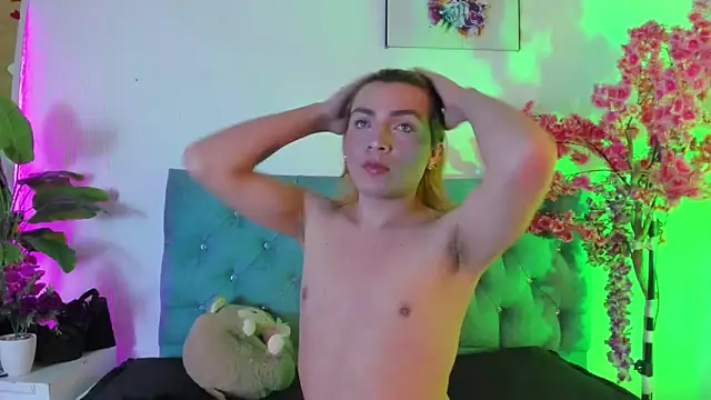 Tommy Lovee online show from February 25, 4:35 am