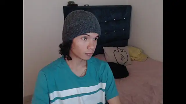 Snapshot of Xoxo_Smiles chatting on September 19, 3:23 pm Xoxo Smiles online show from September 19, 3:23 pm