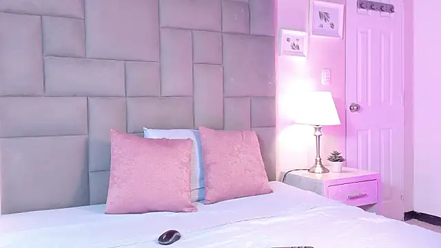 Noah Bells online show from March 12, 1:08 pm