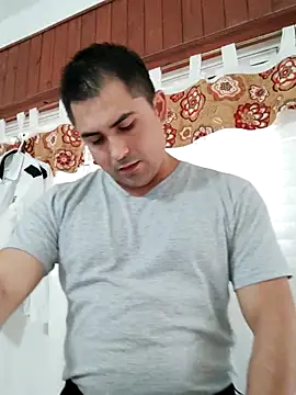 Bradd 32 online show from April 11, 11:47 am