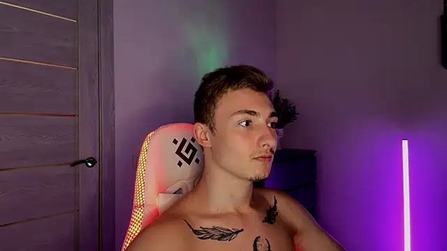 Artur  Skott online show from November 10, 7:08 pm