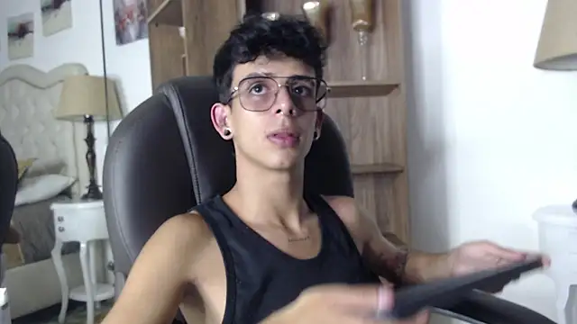 Ibratxandy online show from April 20, 6:54 pm