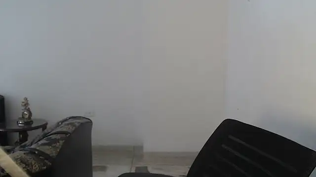 Snapshot of younewmaster chatting on September 28, 7:56 pm younewmaster online show from September 28, 7:56 pm