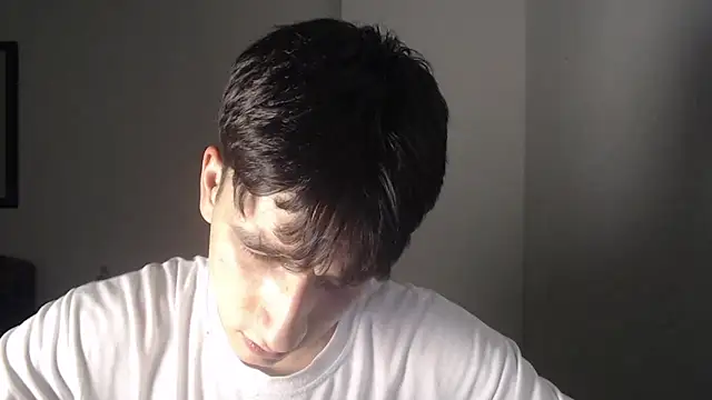 Snapshot of younewmaster chatting on September 29, 11:33 pm younewmaster online show from September 29, 11:33 pm