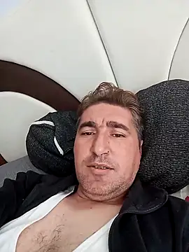 Snapshot of mert0359 chatting on October 28, 8:17 am mert0359 online show from October 28, 8:17 am