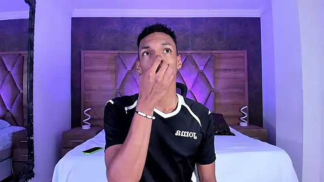 JulienSaint online show from February 5, 12:01 pm