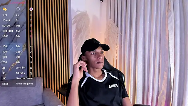 JulienSaint online show from March 22, 11:37 am