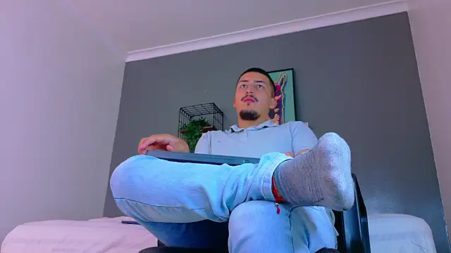 MrFox   online show from April 18, 7:58 pm