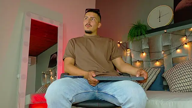 MrFox   online show from February 17, 7:46 pm