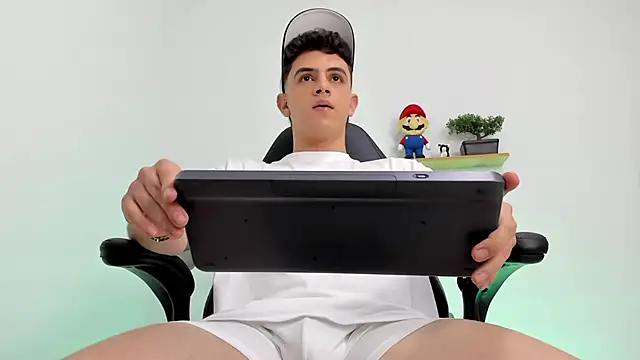 Mikecooper online show from February 3, 2:53 am