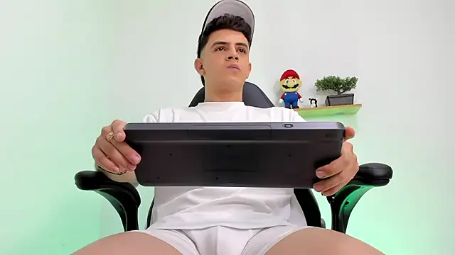 Mikecooper online show from January 14, 3:00 am