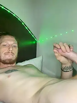 Snapshot of BIGxRED chatting on November 1, 1:48 pm BIGxRED online show from November 1, 1:48 pm