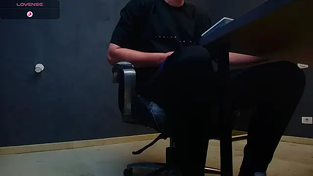 EnzoRace online show from October 31, 6:39 am