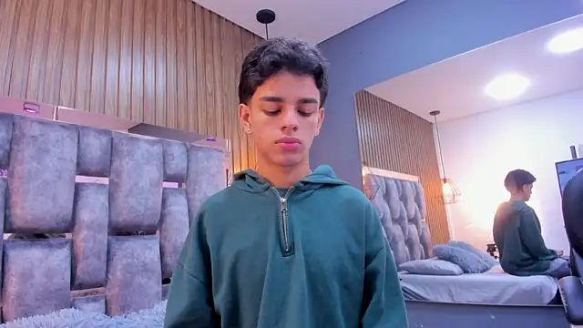 owen  johnson online show from March 29, 11:54 am