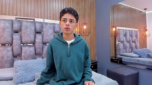 owen  johnson online show from November 24, 12:17 pm