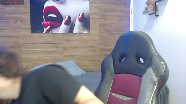 nathanclay online show from April 11, 4:08 am