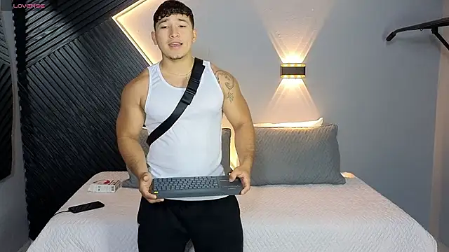 Horny nick18 online show from February 9, 1:38 pm