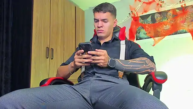 ALPHA DOMINUS  online show from October 28, 4:04 am