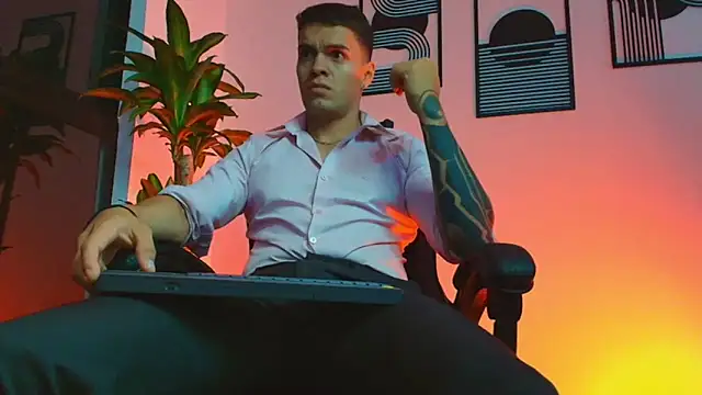 ALPHA DOMINUS  online show from March 21, 8:52 am