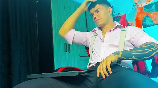 ALPHA DOMINUS  online show from October 30, 4:14 am