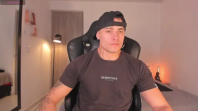 connorsmiith online show from July 13, 12:13 am